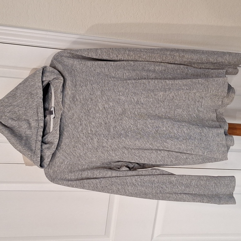Vince. Basic Gray Hooded Lightweight Pull Over Top - image 3